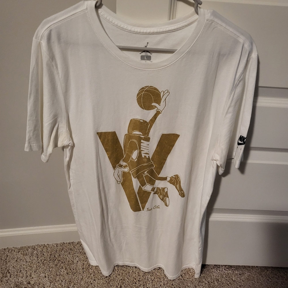 Men White & Gold Nike Shirt